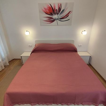 Apartmani Malo More Seline Eksteriør billede